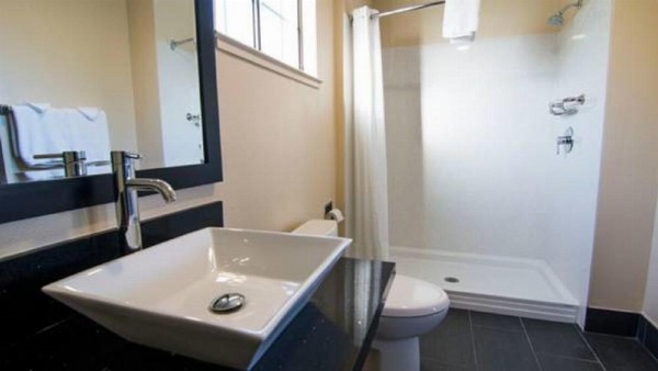 Regency Inn image 17