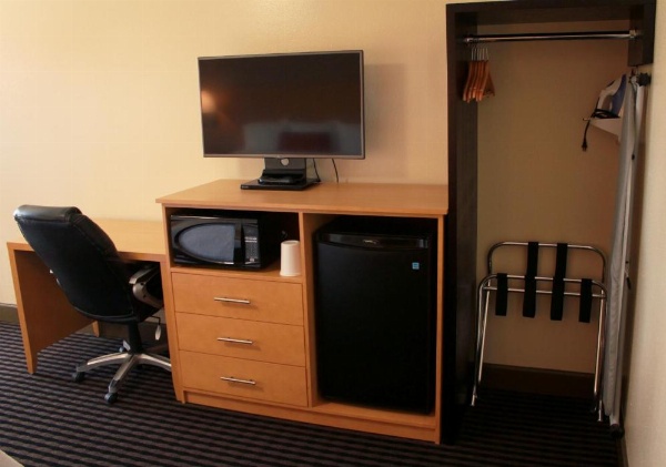 Regency Inn image 36